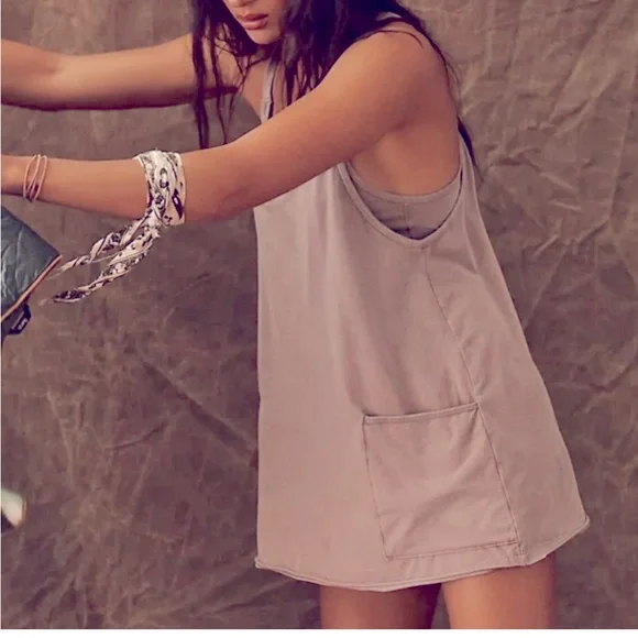 🌺♥️CLEARANCE!!NWOT FREE PEOPLE HOT SHOT MINI-beige/tan - Picture 3 of 15